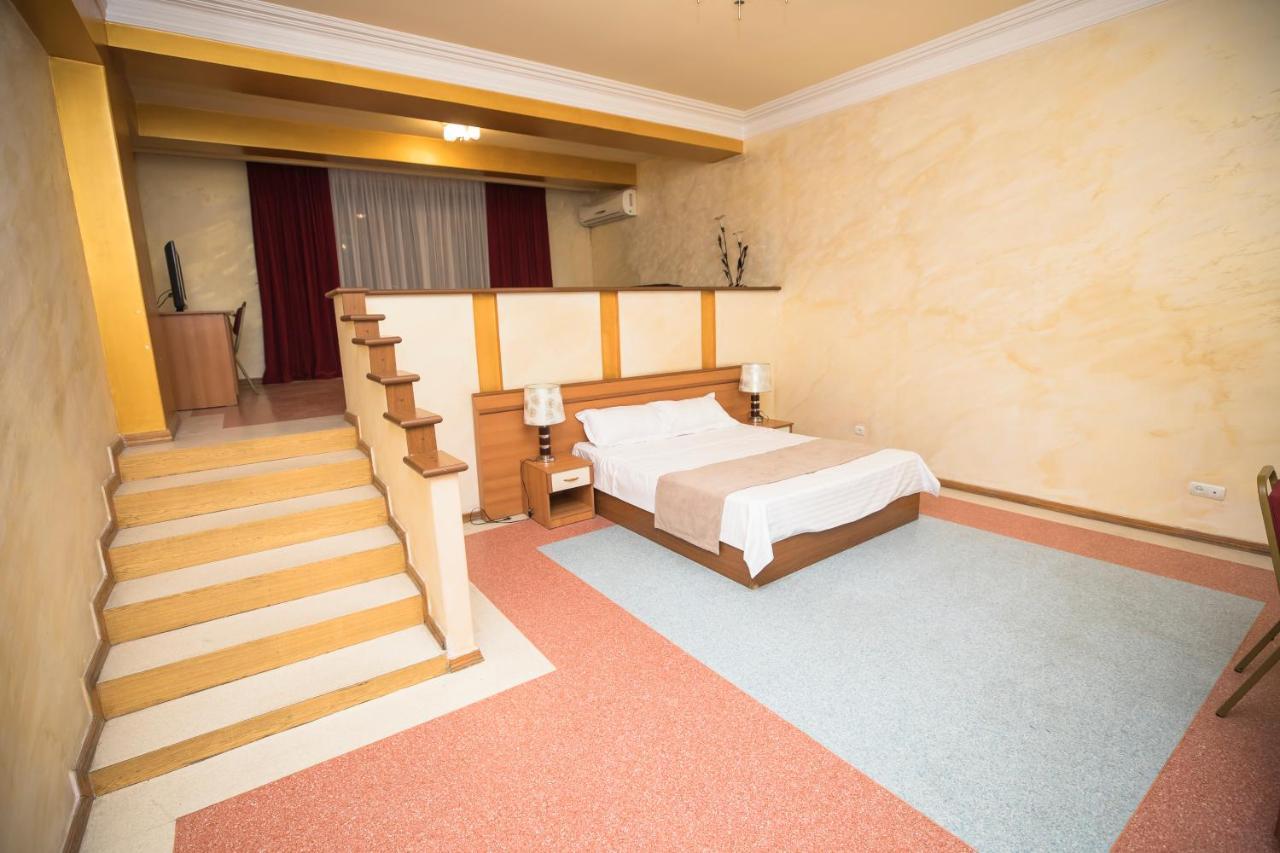 Nor Dzoraberd Hotel Complex Jerevan Exteriör bild